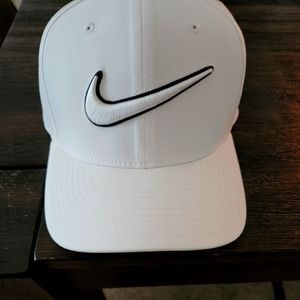 Brand New Men All White Nike Cap One Size Fit All!